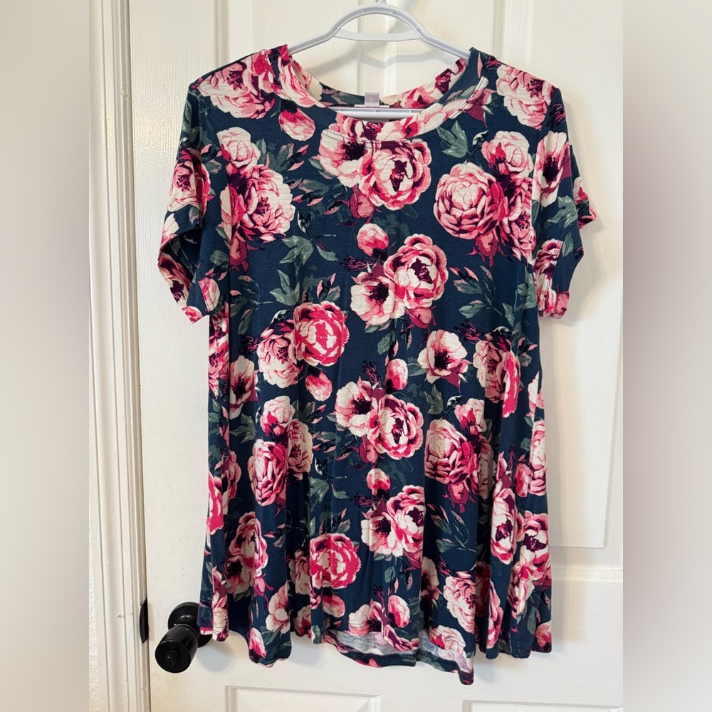 LuLaRoe Pink and White Floral Tee
